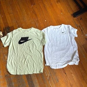 Nike Graphic T-Shirts in Green and White